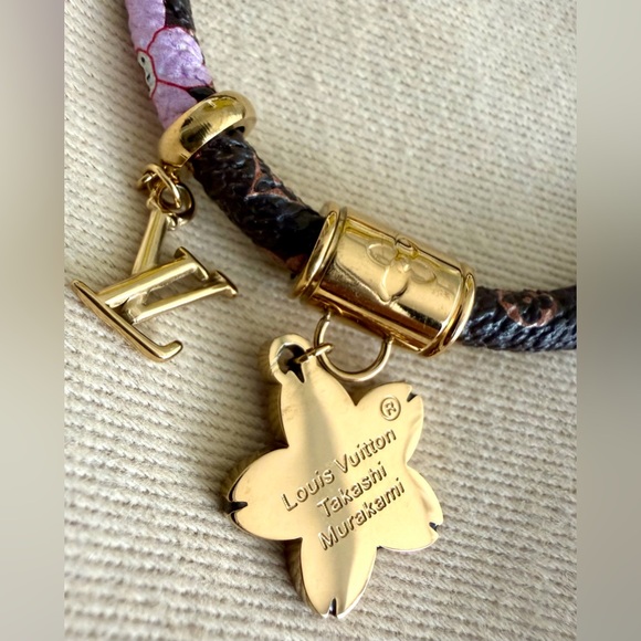 👑✅PRICE FIRM✅ Stylish Cherry Blossom Print Fashion Bracelet. Brand New! - Picture 8 of 17